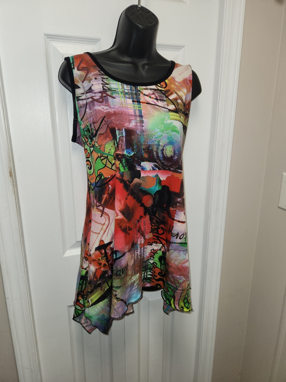 🍉Bellissima Medium Multicolor Graphic Dress.